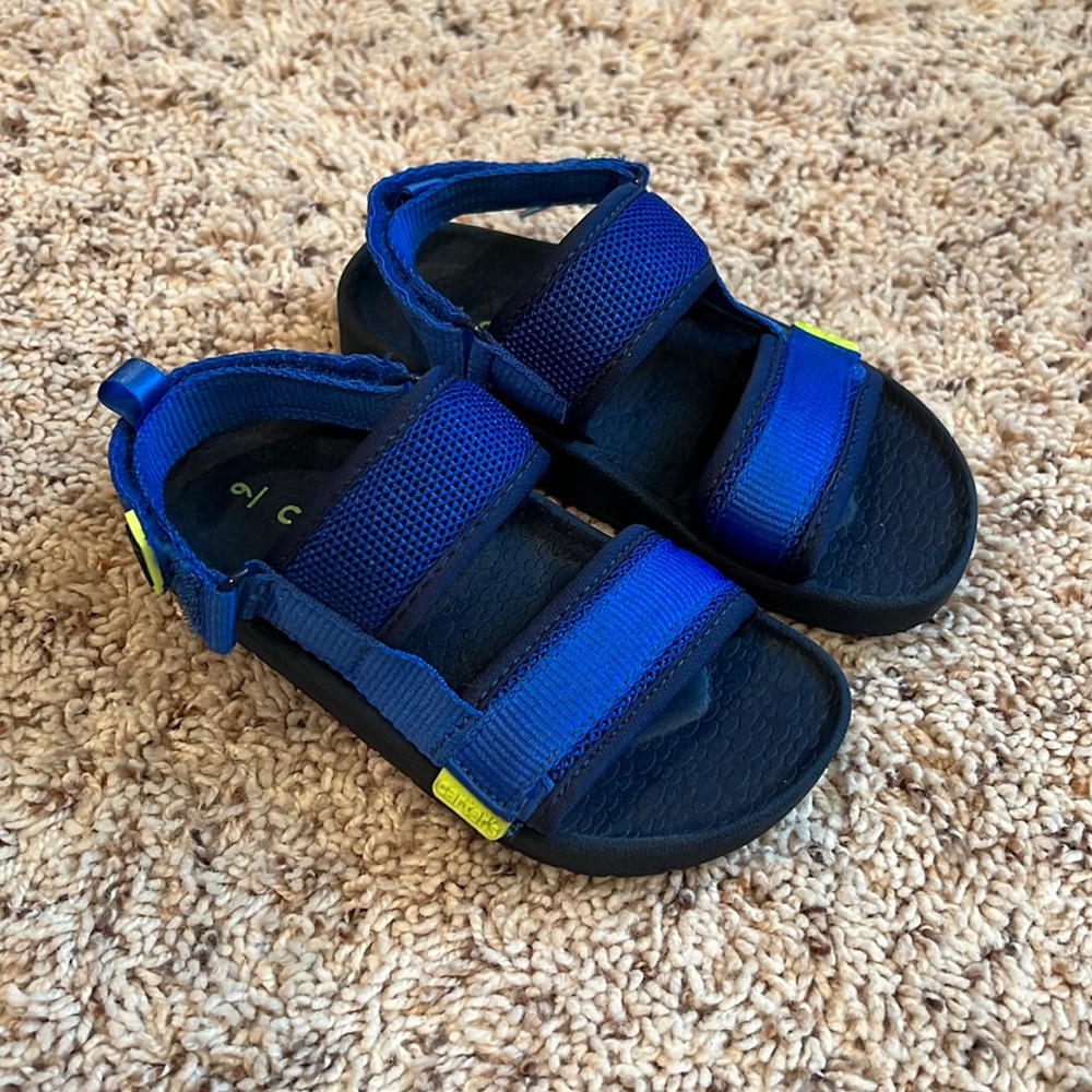 Carter’s brand toddler boy sandals size 9
